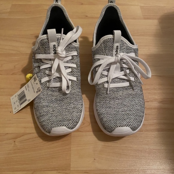 Adidas cloud form women’s shoes - Picture 2 of 5